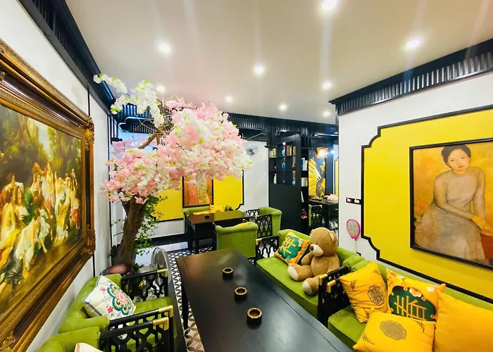 The Bamboo Palace & Residences Khách sạn 5*